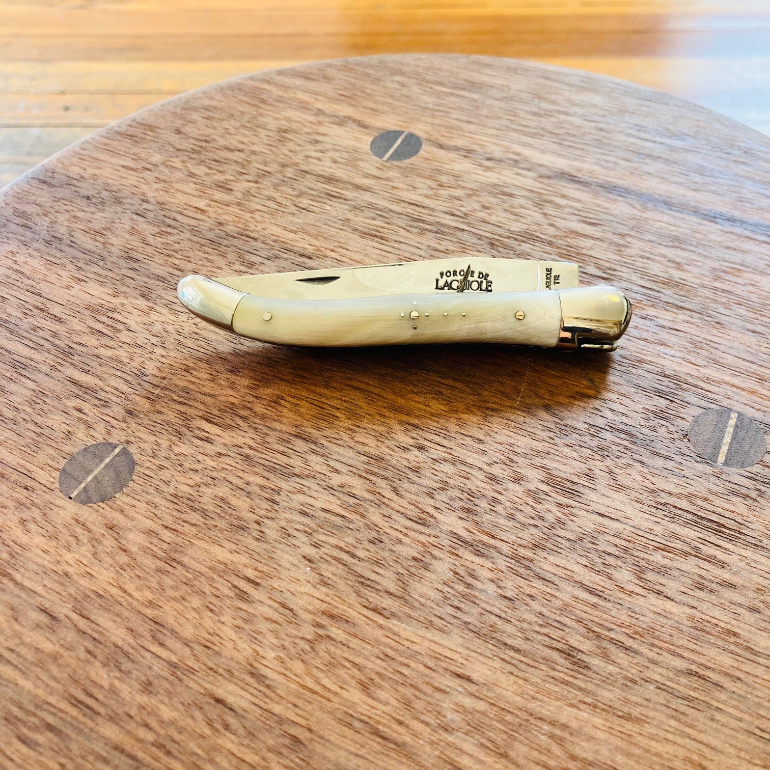 Laguiole White Bone Pocket Knife (Medium)