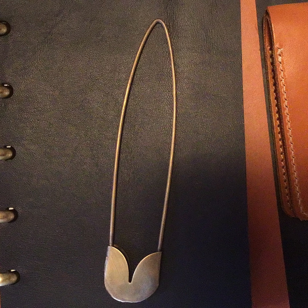 Fog Linen Sm Safety Pin